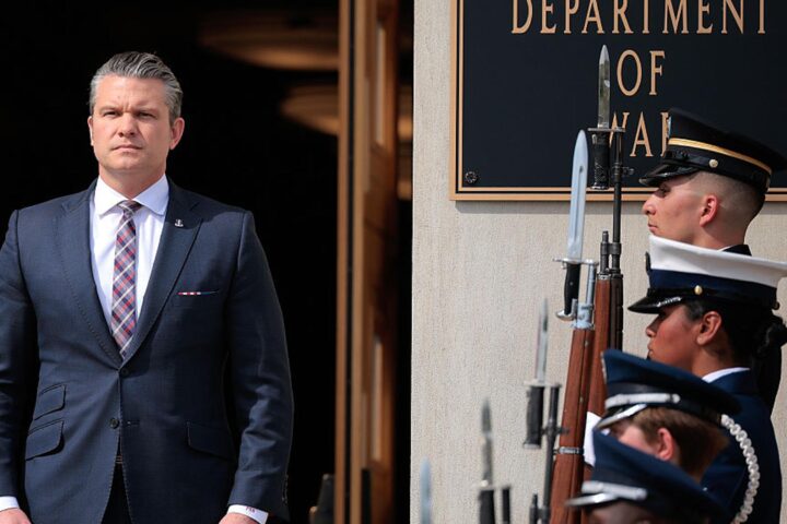 Menace d'escalade : des milliers de forces américaines maintenues en alerte face au blocus de Trump