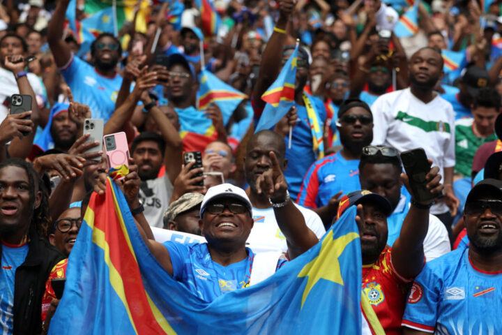 Mondial 2026 : mise en vente des derniers billets à partir de 430 dollars pour le match France – Irak, enquête ouverte sur des chants anti-musulmans.