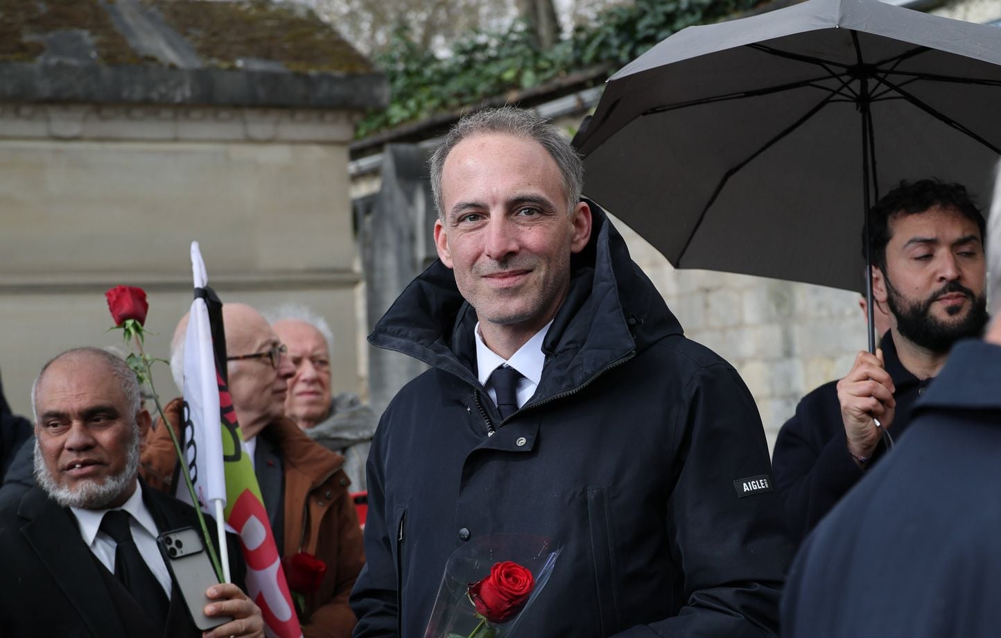 Olivier Faure interpelle Raphaël Glucksmann sur la nécessité d'une primaire à gauche