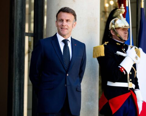 Perquisitions à l’Élysée : enquête sur l'attribution de marchés publics compliquée par l'inviolabilité présumée des lieux