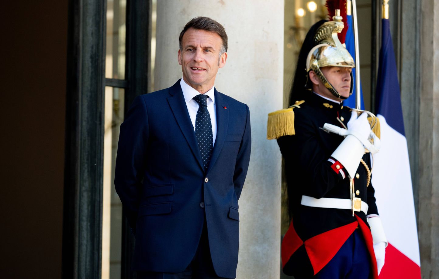 Perquisitions à l’Élysée : enquête sur l'attribution de marchés publics compliquée par l'inviolabilité présumée des lieux
