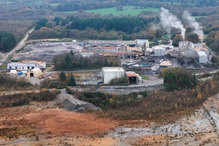 Pollution suspectée dans la carrière d’andalousite d’Imerys à Glomel