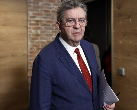 Présidentielle 2027 : l'absence de débat sur la candidature de Jean-Luc Mélenchon à LFI