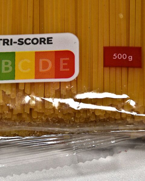 Proposition de loi pour rendre le Nutri-Score obligatoire en France, soutenue par huit partis