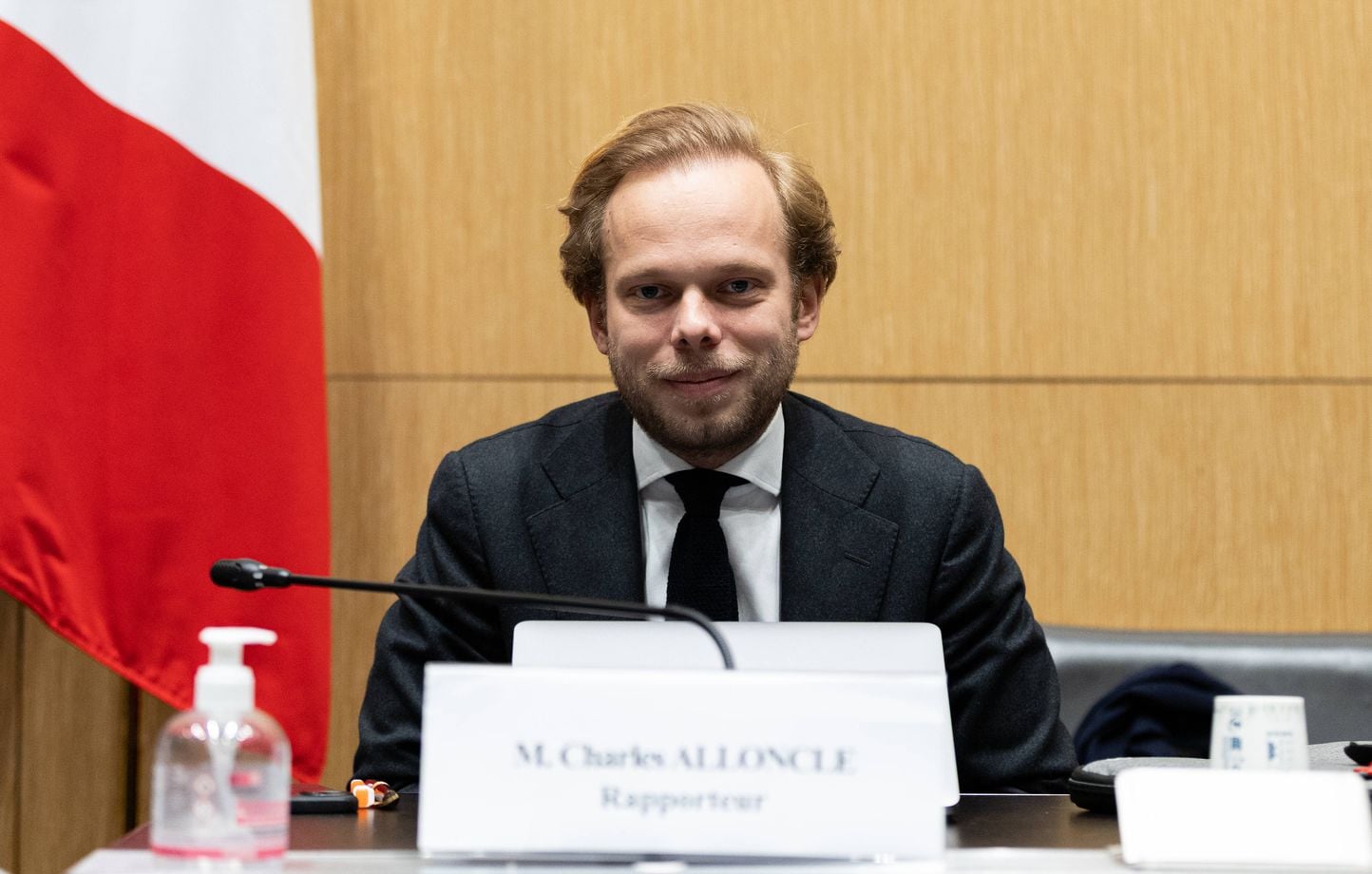 Rapport sur l’audiovisuel public : le vote sur les conclusions de Charles Alloncle incertain