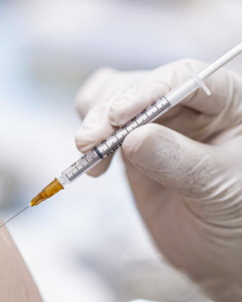 Recrudescence des infections à méningocoques : un plan vaccinal renforcé pour les jeunes en France