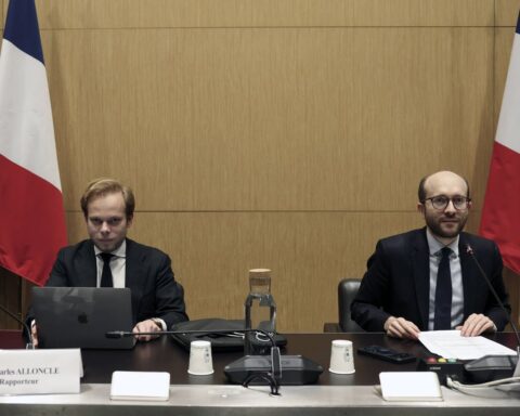 Réformes proposées pour l’audiovisuel public : suppression de France 4 et fusion de chaînes