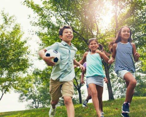 Se protéger des rayons UV du printemps pour éviter les risques de l'exposition précoce