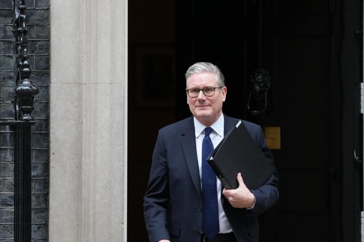 Starmer sous pression croissante pour la démission après avoir trompé le Parlement