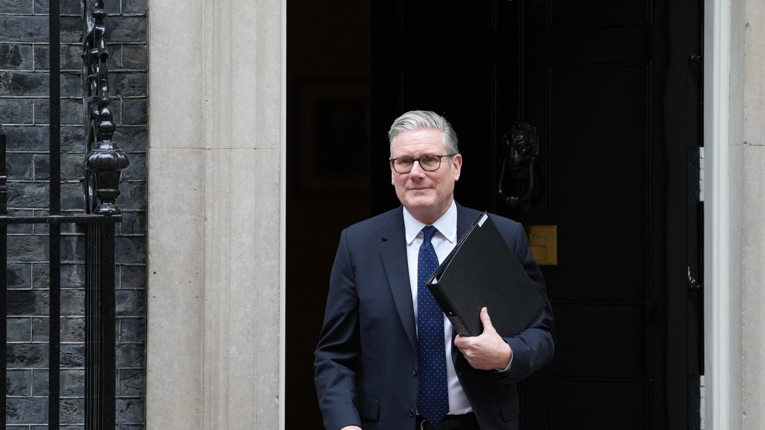 Starmer sous pression croissante pour la démission après avoir trompé le Parlement