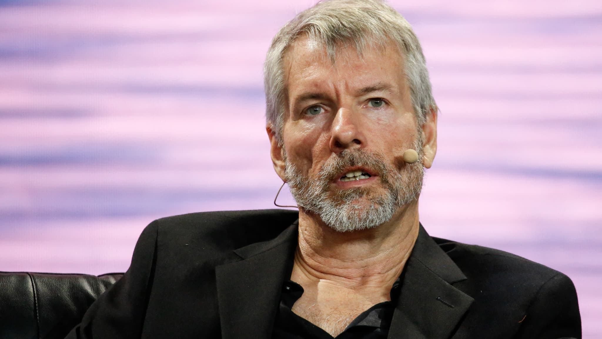 Strategy atteint un nouveau jalon avec 815.061 bitcoins après un achat historique de 34.164 unités