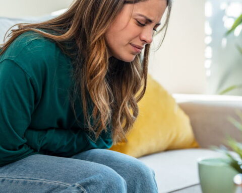 Syndrome du côlon irritable : facteurs, symptômes et stratégies de soulagement