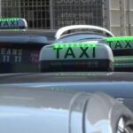 Taxis et VTC demandent des aides face à l'augmentation des prix des carburants