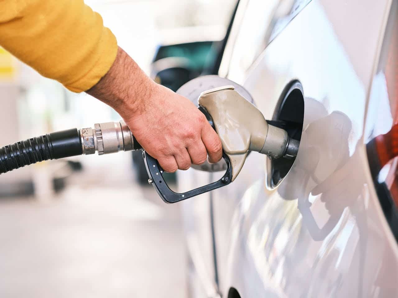 TotalEnergies prolonge le plafond sur le prix de l’essence tout en augmentant celui du diesel.
