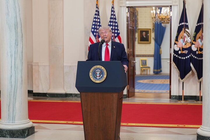 Trump revendique un contrôle total de l'espace aérien iranien après la chute de deux avions de chasse