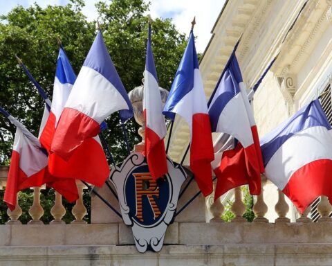 Un élu de Seine-Saint-Denis fait polémique après des propos racistes lors d'un conseil municipal