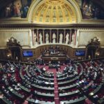 Adoption d'une loi contre les fraudes sociales : mesures de suspension des allocations et contrôle renforcé des entreprises