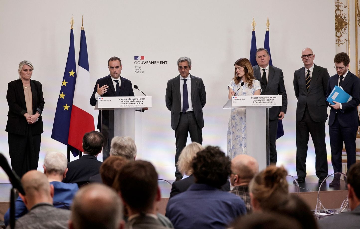 Aides gouvernementales face à la hausse des prix des carburants : mesures pour travailleurs et professionnels