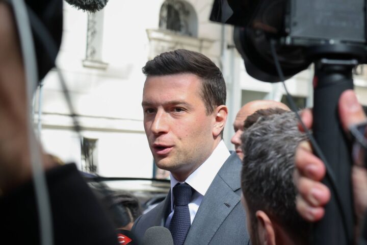Bardella critique les prétendants à la présidentielle 2027 : « ils devraient demander pardon au peuple français »