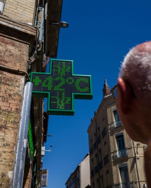 Canicule : une chaleur inédite touche 13 départements, les températures devraient baisser dimanche