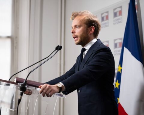 Charles Alloncle : la commission de déontologie saisie après des photos du député avec sa collaboratrice
