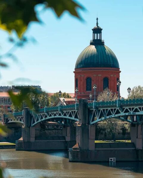 Classement des villes étudiantes : découvrez les meilleures destinations pour étudier et vivre agréablement.