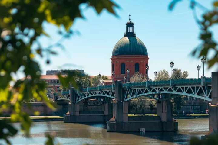 Classement des villes étudiantes : découvrez les meilleures destinations pour étudier et vivre agréablement.