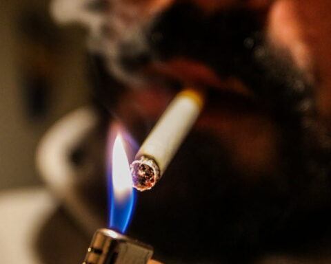 Dépistage du cancer du poumon : un programme pilote pour 20 000 fumeurs en France