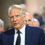 Dominique de Villepin admet une erreur sur les statuettes et critique l'entourage de Sarkozy