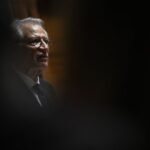 Dominique de Villepin restitue des statuettes de Napoléon après les révélations de "Complément d'enquête"