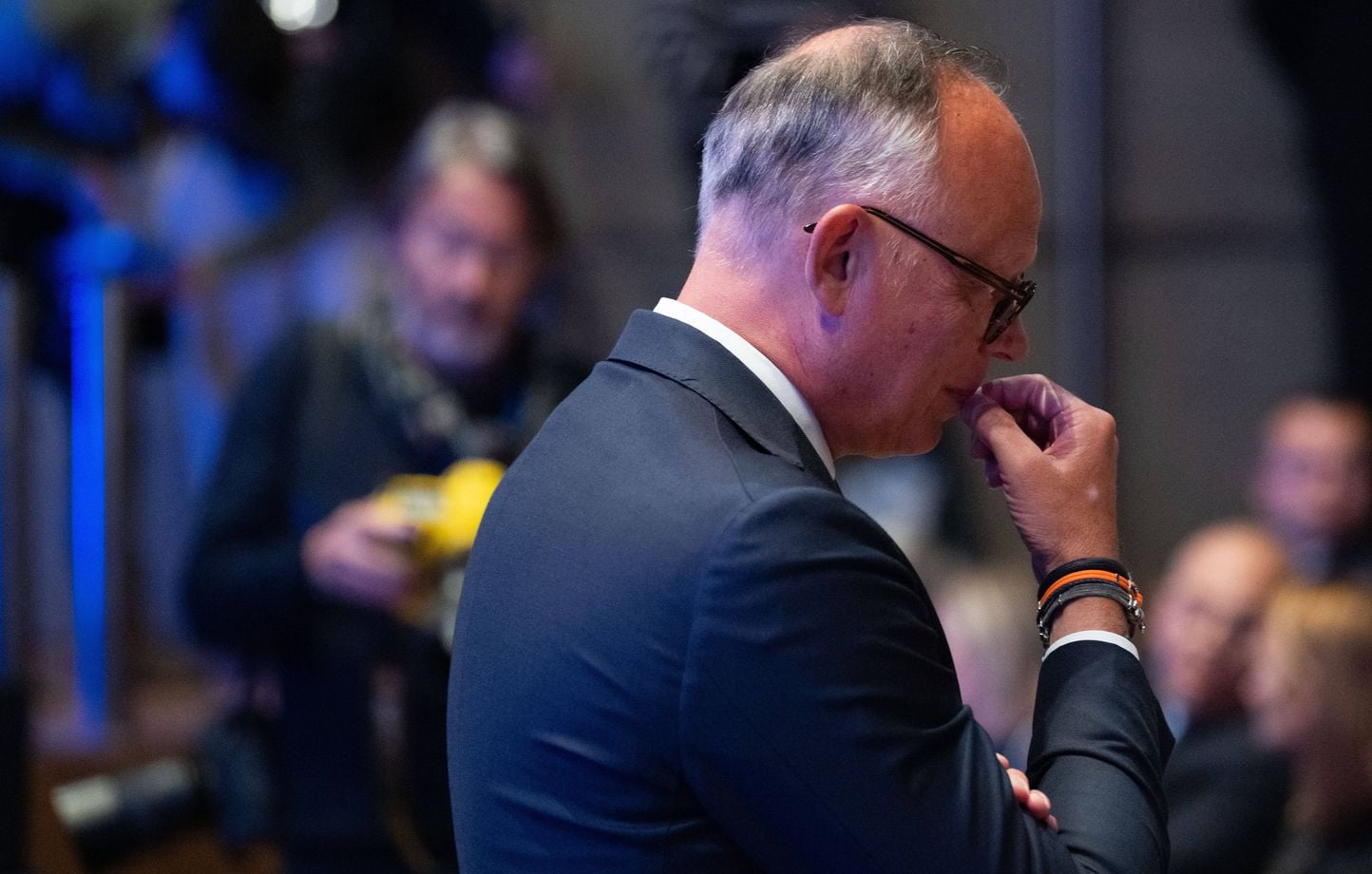 Édouard Philippe et Jean-Luc Mélenchon en lutte serrée pour la deuxième place à la présidentielle de 2027