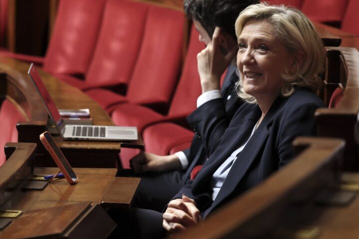 Élections présidentielles 2027 : Marine Le Pen confirme sa candidature malgré un éventuel sursis judiciaire