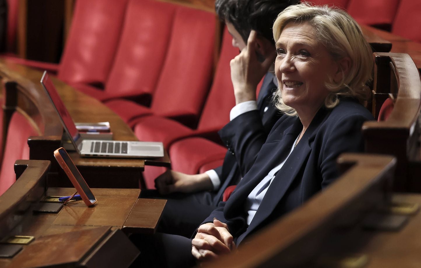Élections présidentielles 2027 : Marine Le Pen confirme sa candidature malgré un éventuel sursis judiciaire