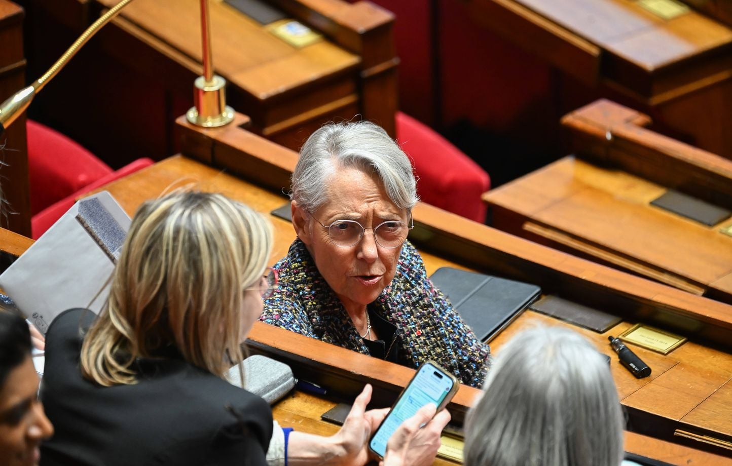Élisabeth Borne quitte la direction de Renaissance en raison de désaccords avec Gabriel Attal