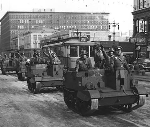 En 1942, Winnipeg simule une invasion nazie pour sensibiliser à l'effort de guerre