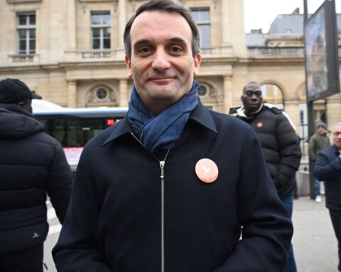 Florian Philippot officialise sa candidature à l'élection présidentielle de 2027