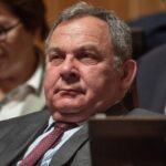 Francis Szpiner, sénateur de Paris, perd son immunité parlementaire dans une affaire de corruption