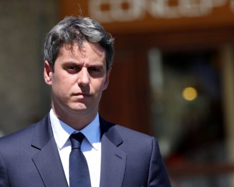 Gabriel Attal plaide pour une réduction de l'immigration en France lors de sa candidature présidentielle