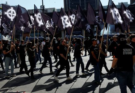 Hommage controversé aux militants d'ultra-droite : une marche sous haute surveillance à Paris