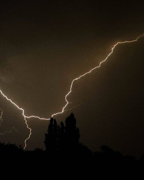 Huit départements du sud-ouest de la France en vigilance orange pour orages ce dimanche