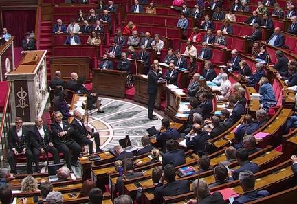 Inflation des prix des carburants : le gouvernement envisage d'élargir les aides économiques