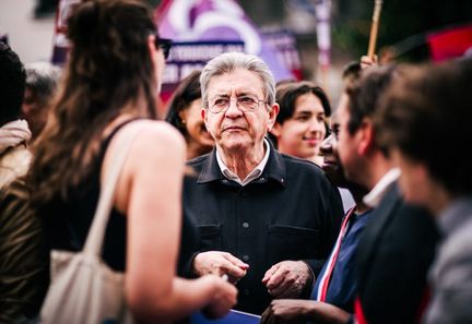 Jean-Luc Mélenchon annonce sa candidature à la présidentielle de 2027, fin d'un faux suspense