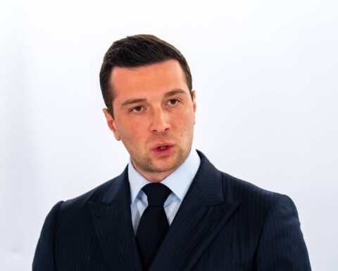 Jordan Bardella rencontre discrètement l'ambassadeur d'Allemagne à Paris avant la présidentielle de 2027