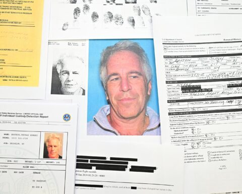 La police britannique enquête sur des allégations d'abus sexuel d'enfants liées aux fichiers Epstein