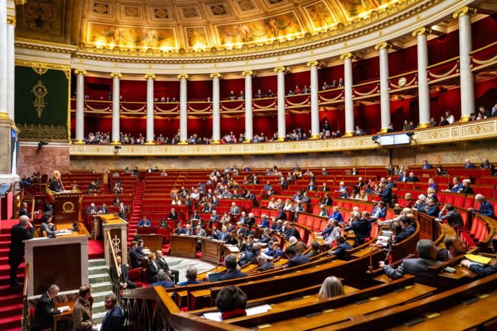 L'Assemblée nationale adopte l'allongement de la rétention des étrangers jugés dangereux