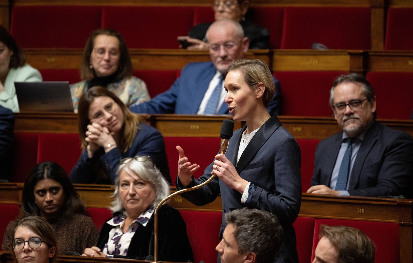 L'Assemblée nationale discute d'une loi pour informer les victimes de la libération de leurs agresseurs