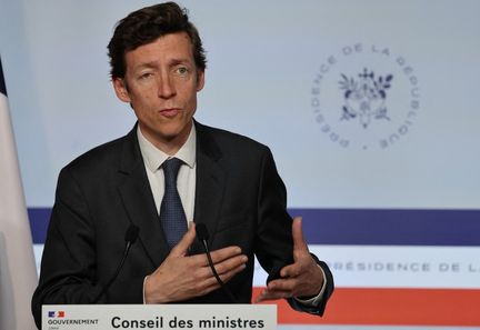 Le ministre de l'Éducation annonce une "liste noire" pour interdire l'emploi des personnels inappropriés