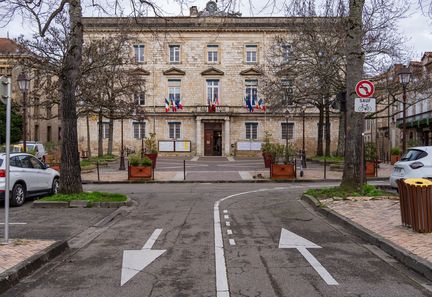 Le préfet du Lot-et-Garonne dénonce des menaces de mort contre le maire d'Agen et le président de la mosquée
