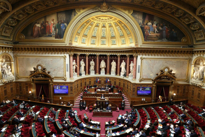 Le projet de loi Ripost, visant à combattre les raves et les rodéos urbains, est présenté au Sénat lors de la dernière journée de Ligue 1.