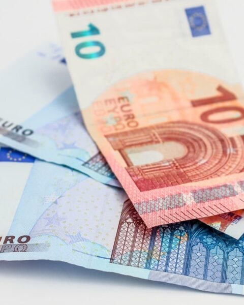 Le Smic devrait connaître une augmentation de 2% prochainement.